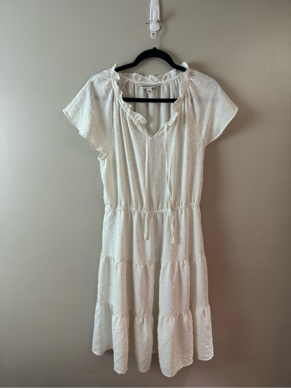 Sugar Magnolia White Swiss Dot Tie-Waist Midi Dress with Ruffled V-Neck Medium